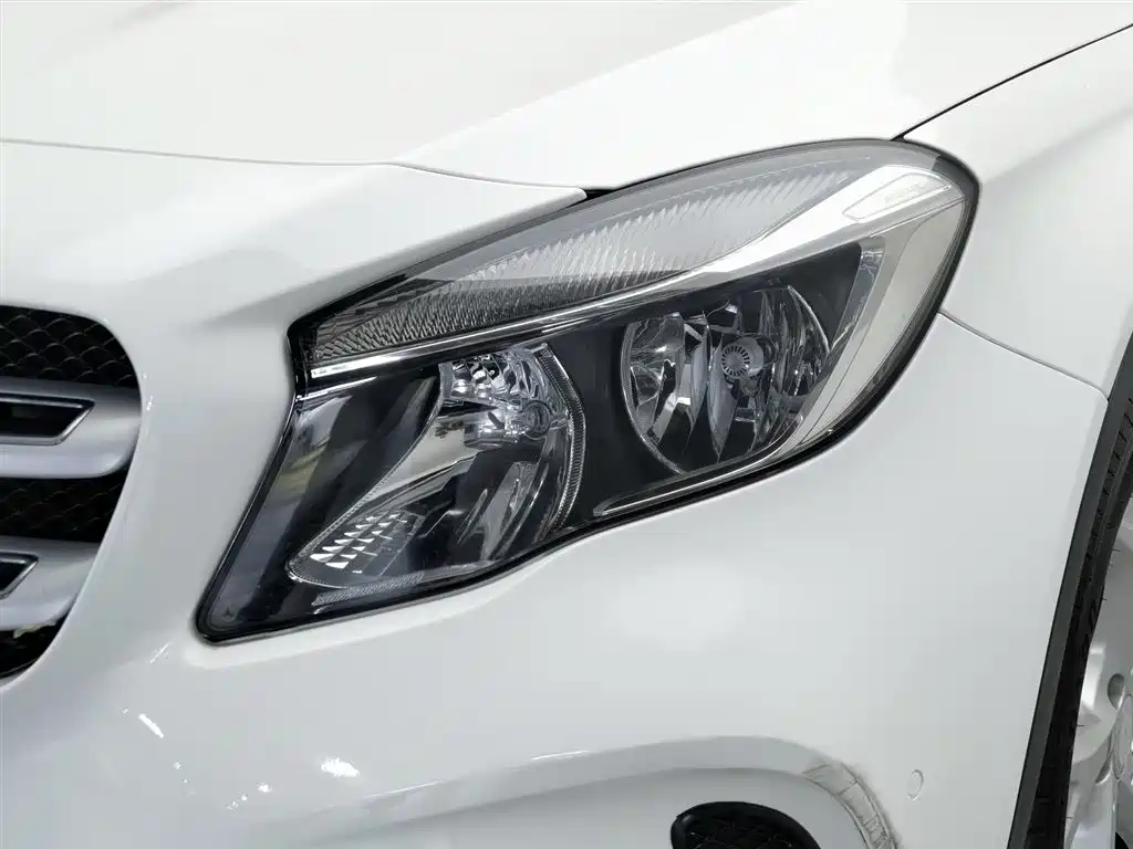 Mercedes-Benz GLA 2017 GLA 200 Dynamic фото 7