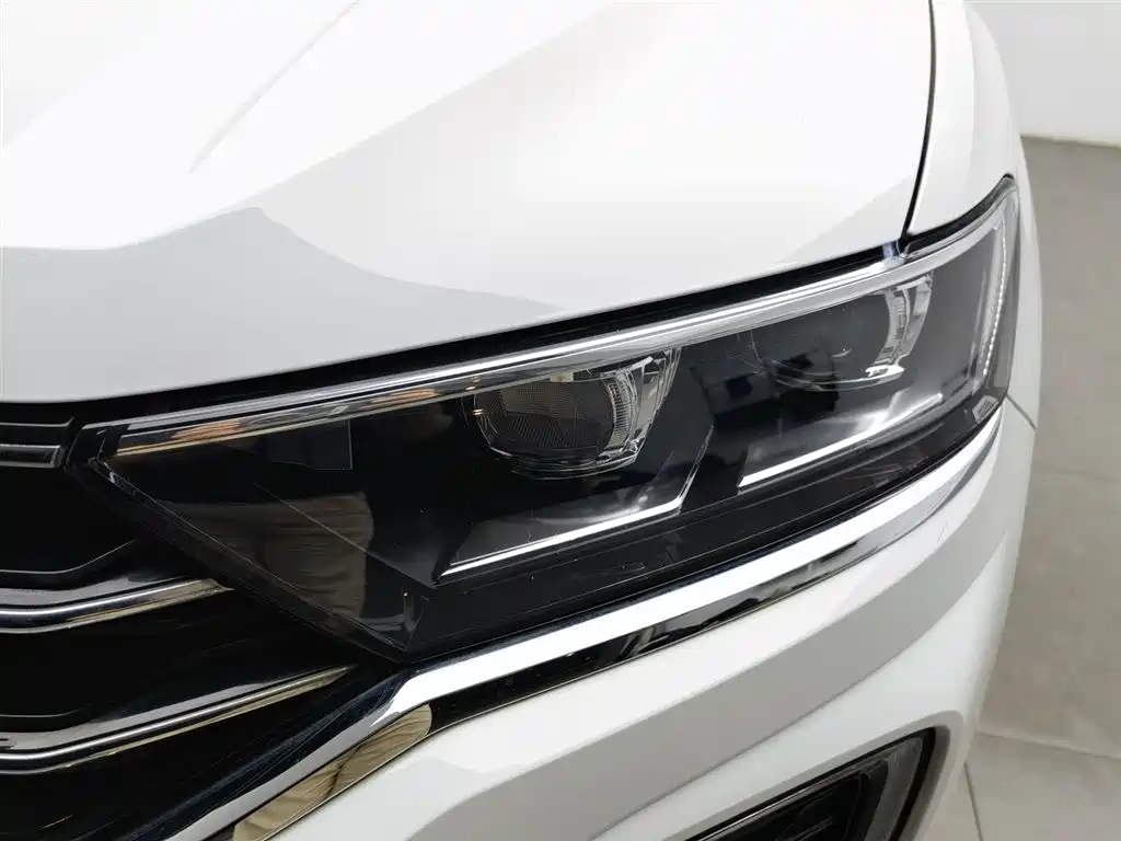 Volkswagen T-ROC 2018 280TSI DSG 2WD Progressive (China V) фото 7
