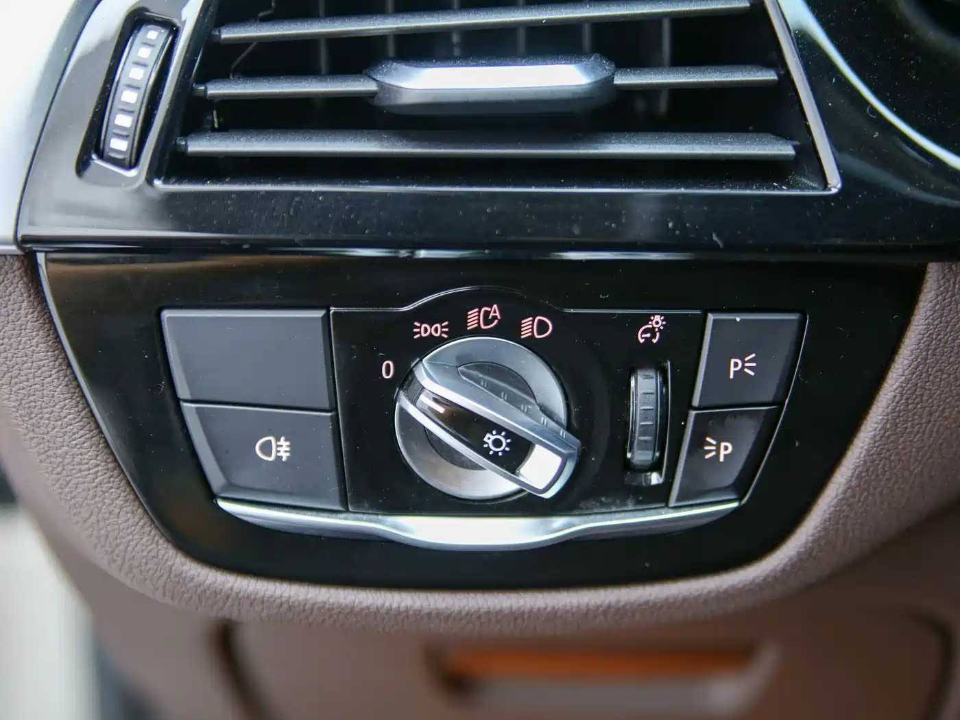 BMW 5 Series 2020 530Li Leading Luxury Package фото 23