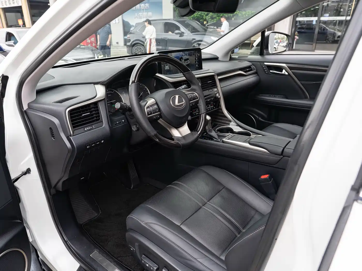 صورة 9 - Lexus RX
