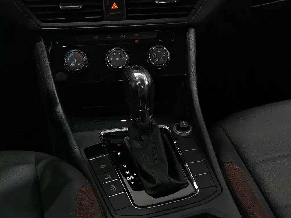 Volkswagen Bora 2021 1.5L Automatic Comfort Smart Edition фото 13