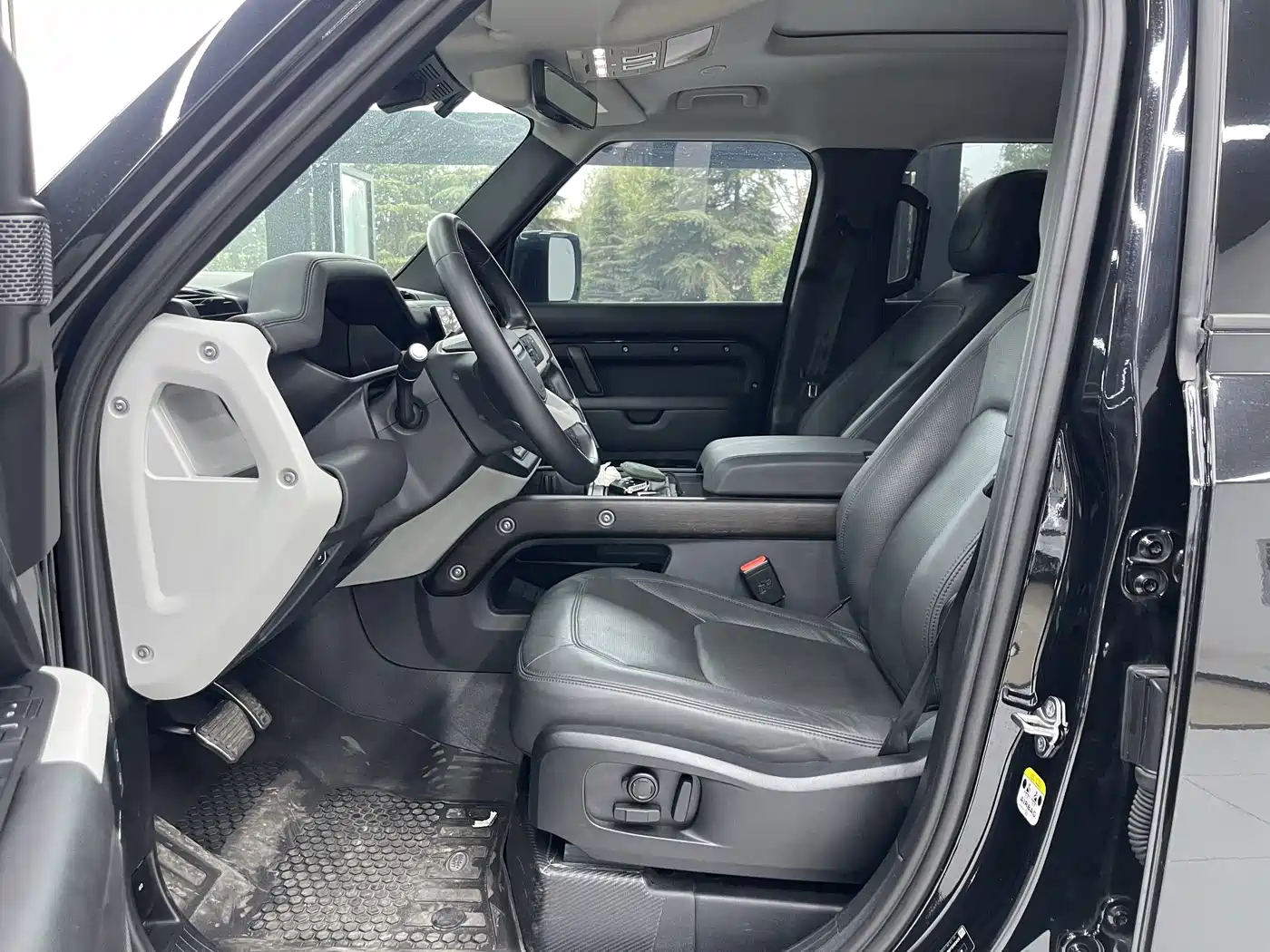 Фото 9 - Land Rover Defender