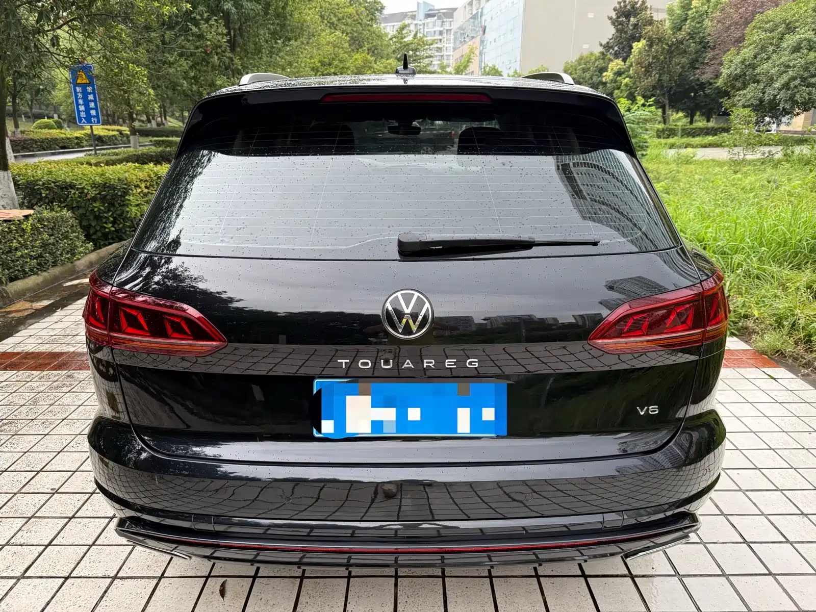 Фото 2 - Volkswagen Touareg