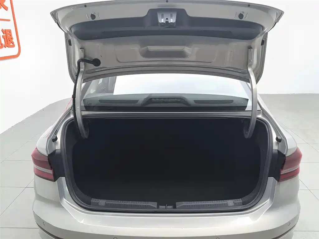 Volkswagen Lavida 2021 1.5L Automatic Vision Edition фото 16