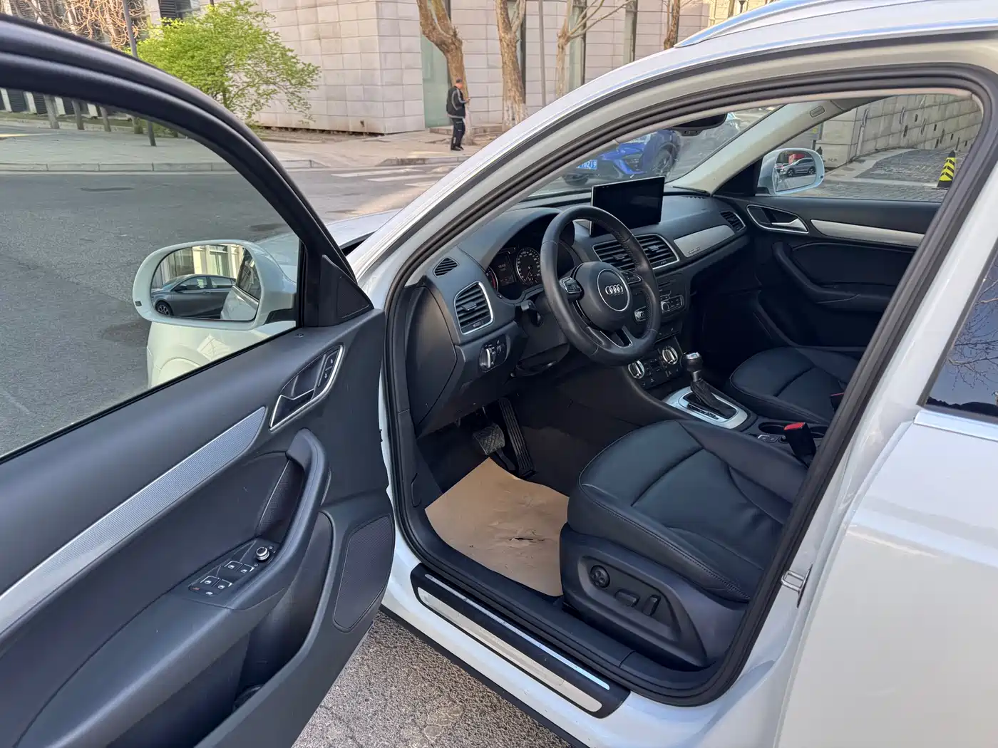 Audi Q3 2015 35 TFSI quattro Technology фото 6