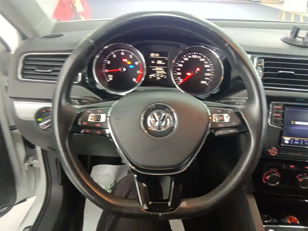 Volkswagen Sagitar 2018 1.6L Manual Comfort фото 11