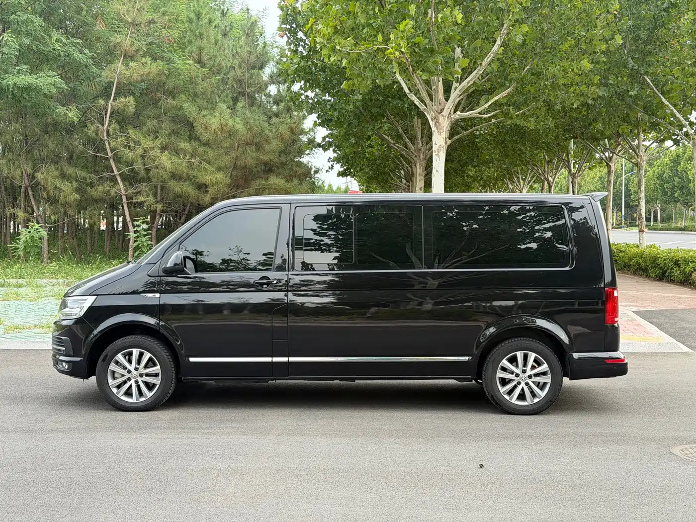 Volkswagen Caravelle 2018 2018 2.0TSI 4WD Luxury Edition 7-Seater