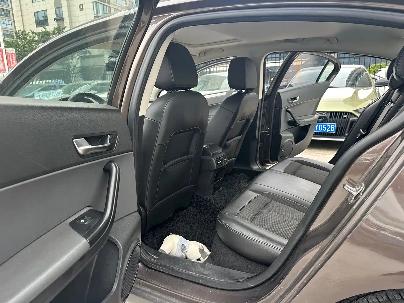 Qoros 3 2016 2016 Sedan 1.6L Automatic Zhiyue