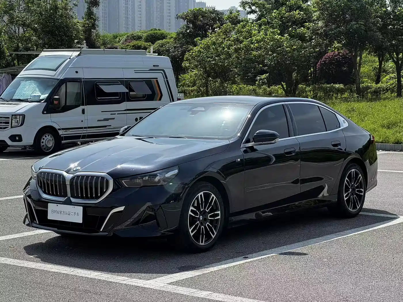 BMW 5 Series 2024 530Li Leading M Sport Package фото 11