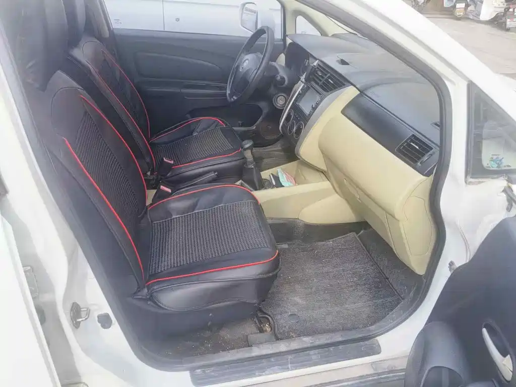 Venucia R50 2015 2013 1.6L Manual Fashion