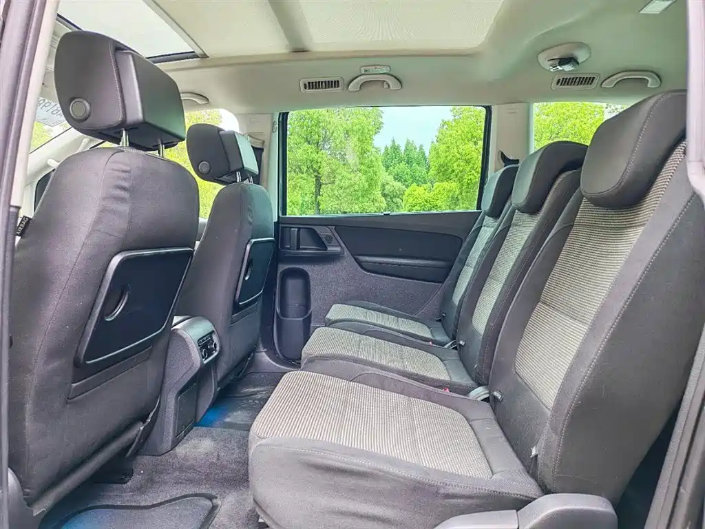 Volkswagen Sharan 2014 2.0TSI Standard фото 9