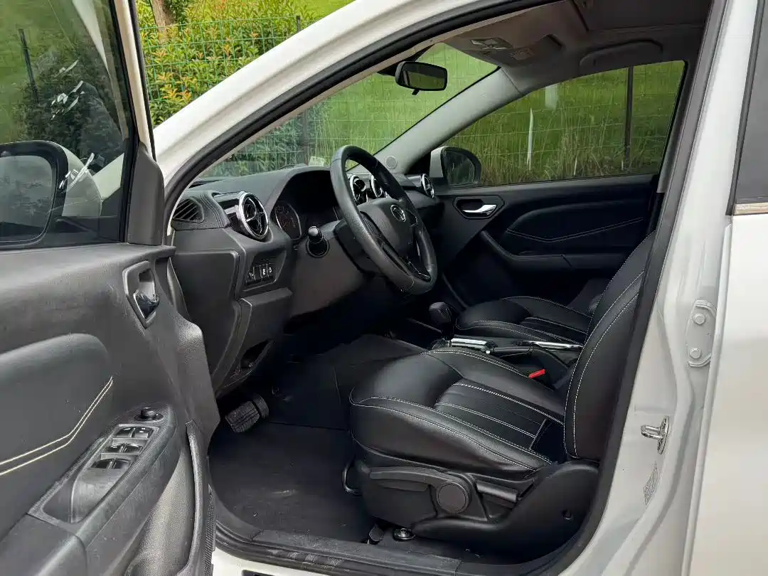 Soueast DX3 2019 2019 1.5T CVT Luxury China V
