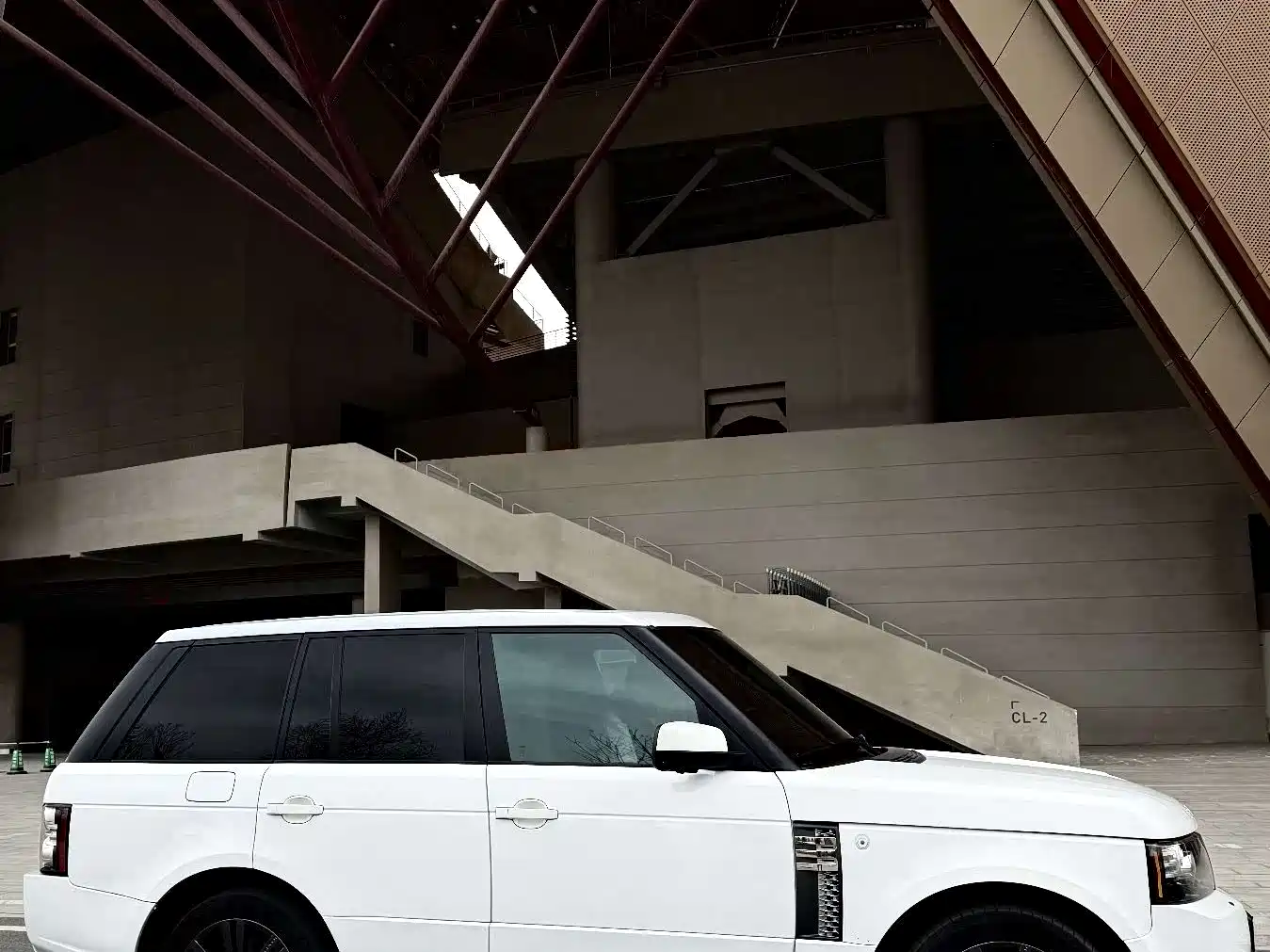 Land Rover Range Rover 2012 5.0 SC V8 фото 3