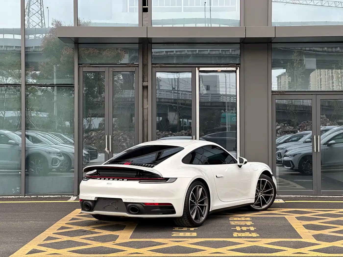 Porsche 911 2023 Carrera 3.0T фото 6