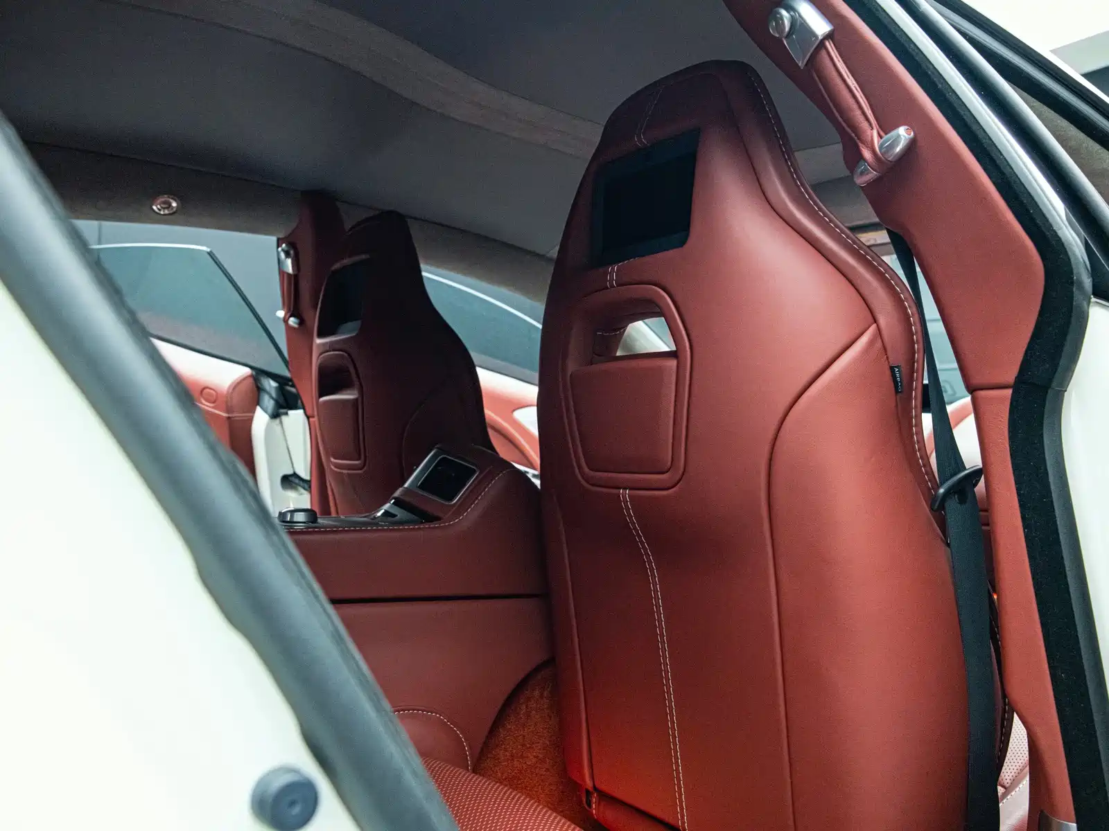 Фото 26 - Aston Martin Rapide