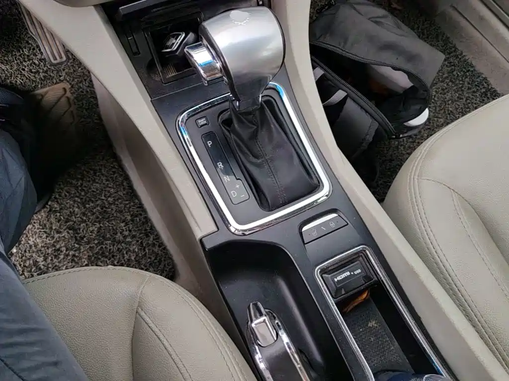 Geely Emgrand 2014 2014 Sedan 1.5L CVT Elite