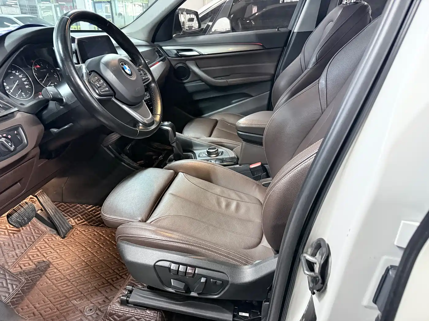 BMW X1 2018 xDrive20Li Luxury Model фото 8
