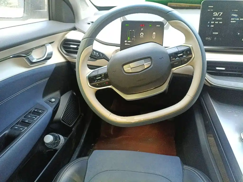 Фото 6 - Geely Geometry A