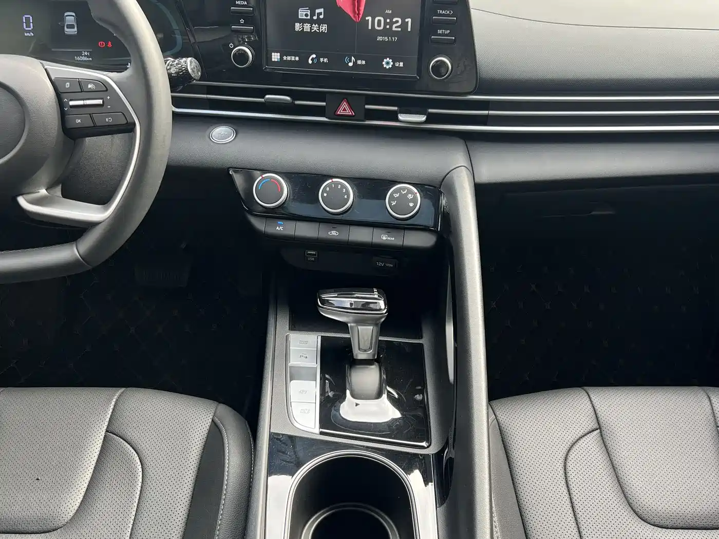 Hyundai Elantra 2023 1.5L CVT GLX Elite Edition фото 14