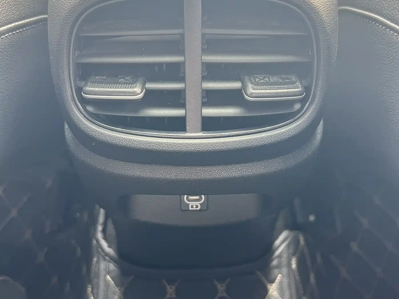 Hyundai Elantra 2023 1.5L CVT GLX Elite Edition фото 13