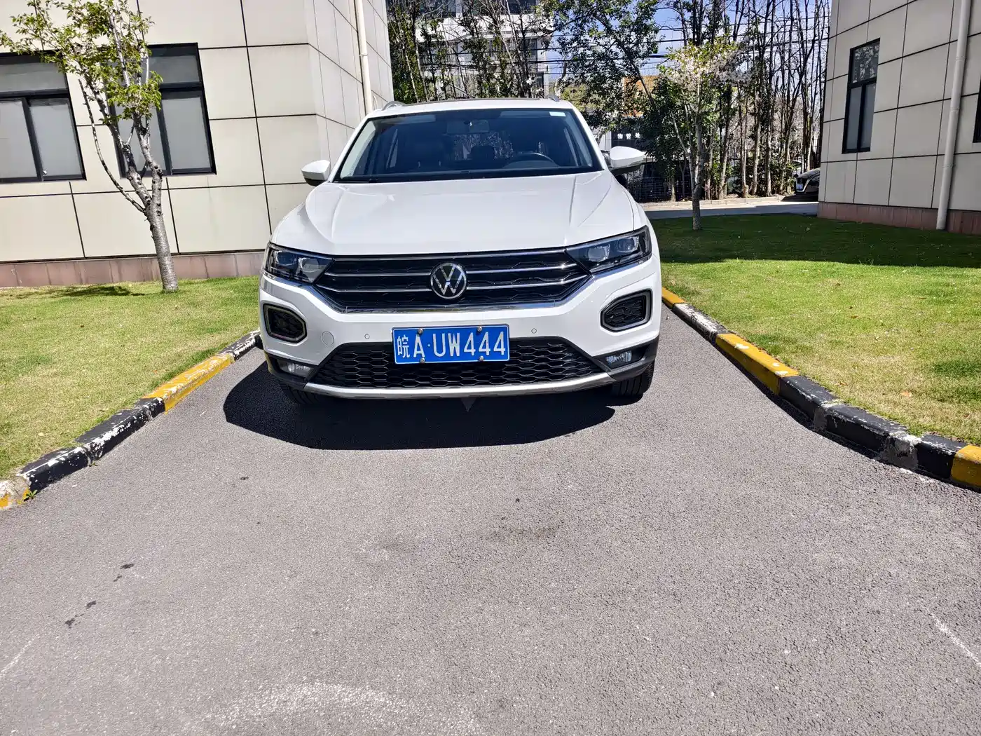 Volkswagen T-ROC 2022 280TSI DSG 2WD Comfort PLUS фото 2