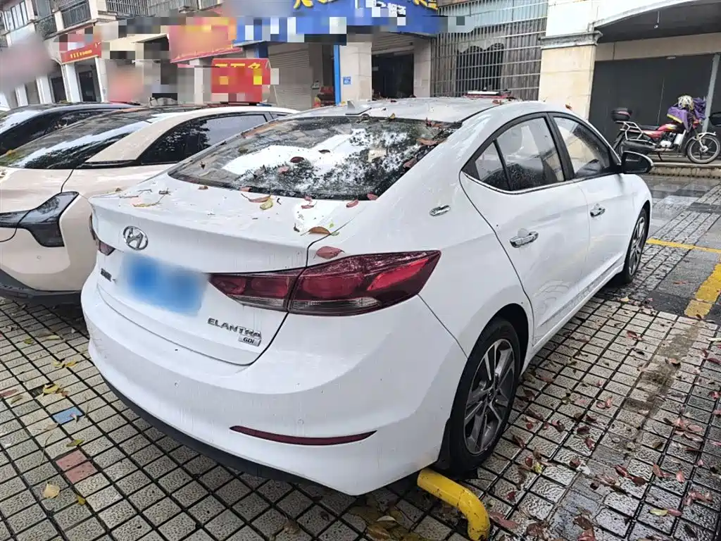 Hyundai Elantra 2018 1.6L Automatic 15th Anniversary Special Edition фото 5