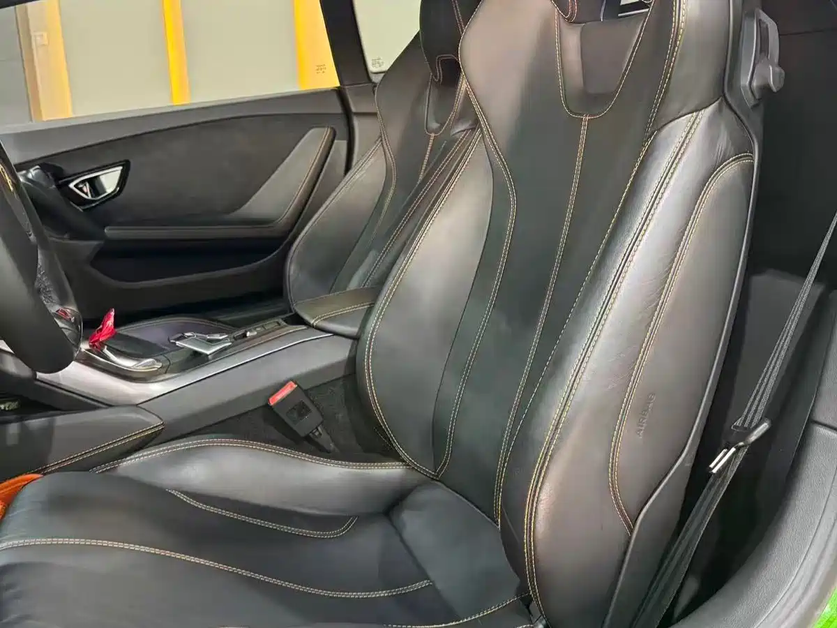 LAMBORGHINI HURACÁN