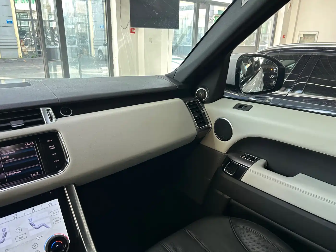 Land Rover Range Rover Sport 2014 5.0 SC V8 Dynamic Genesis Edition фото 17