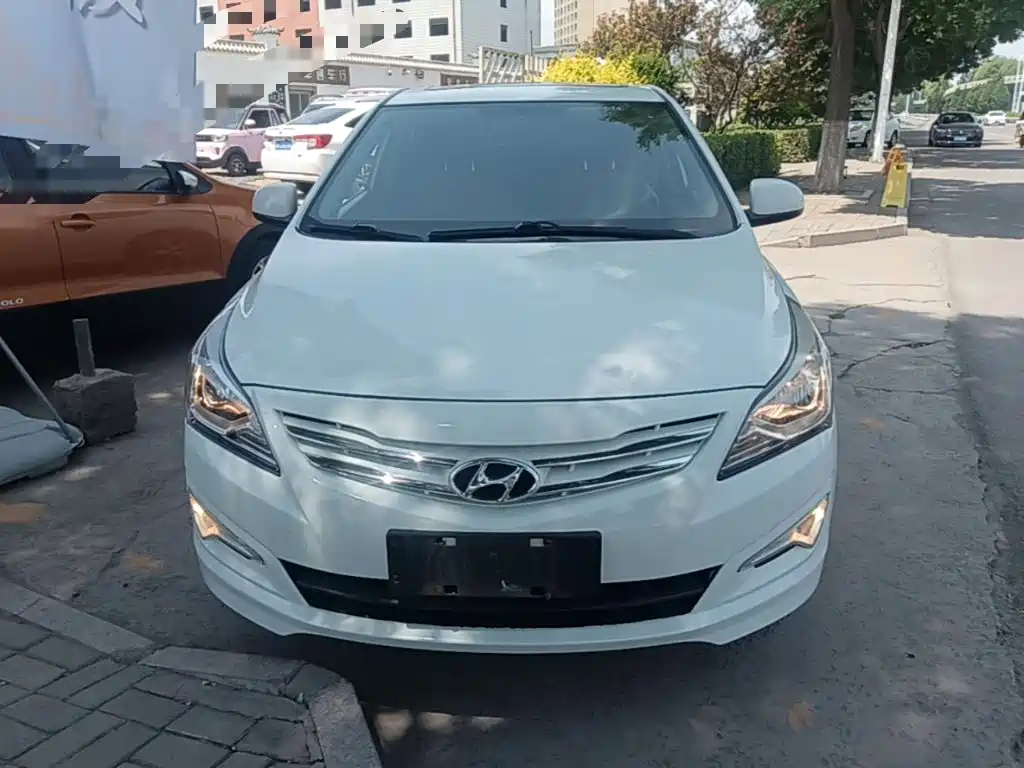 Hyundai Reina 2016 2016 1.4L Automatic GLX Leading