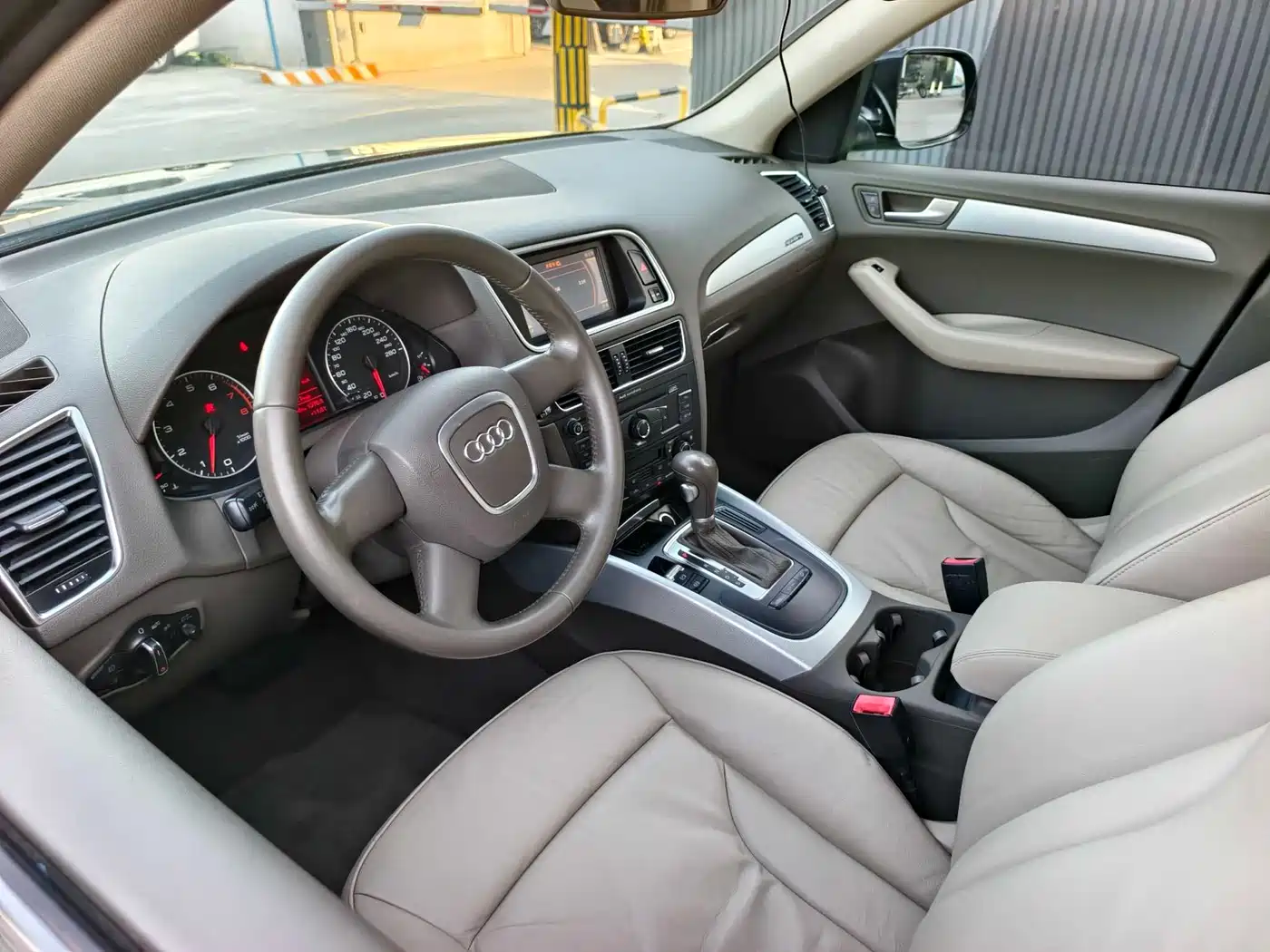 Audi Q5 2010 2.0TFSI Technology фото 10