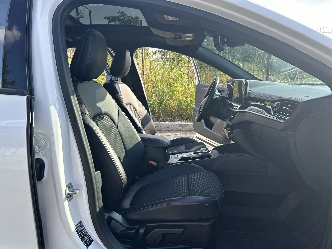 Ford Focus 2022 2021 Hatchback EcoBoost 180 Automatic ST Line