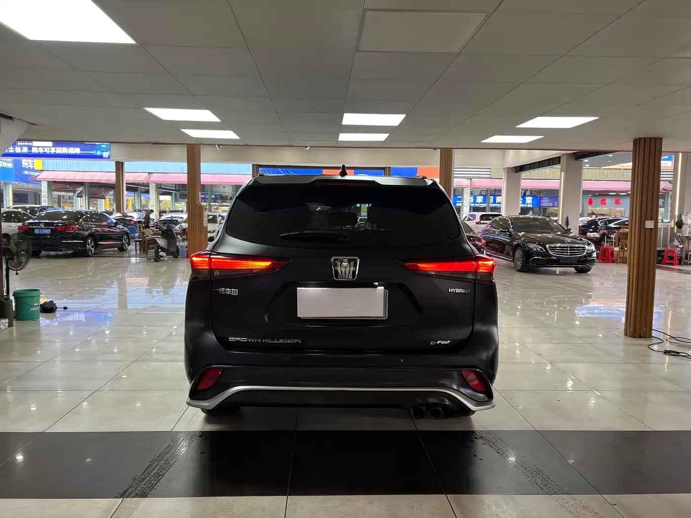 Toyota Crown Kluger 2023 2.5L HEV AWD Luxury Edition фото 10
