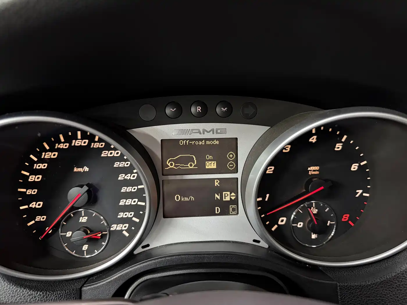 Mercedes-Benz M-Class AMG 2007 AMG ML 63 фото 12