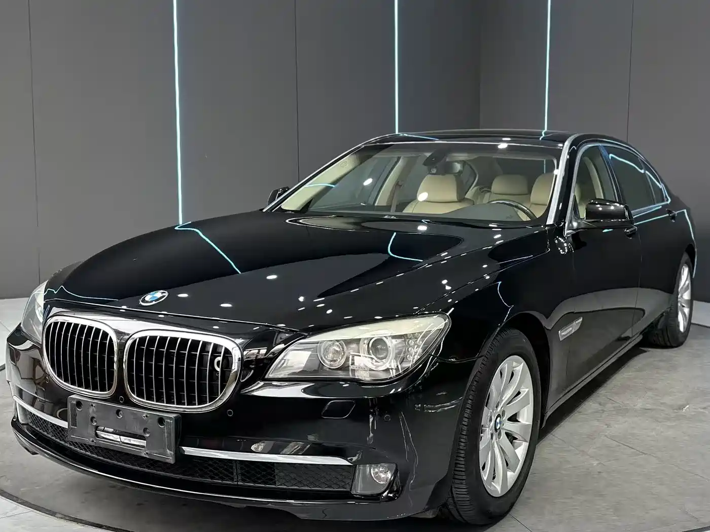 BMW 7 Series 2009 Model 740Li Leading Edition