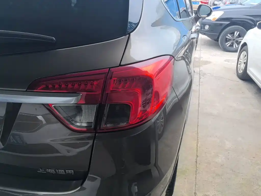 Фото 8 - Buick Envision Plus