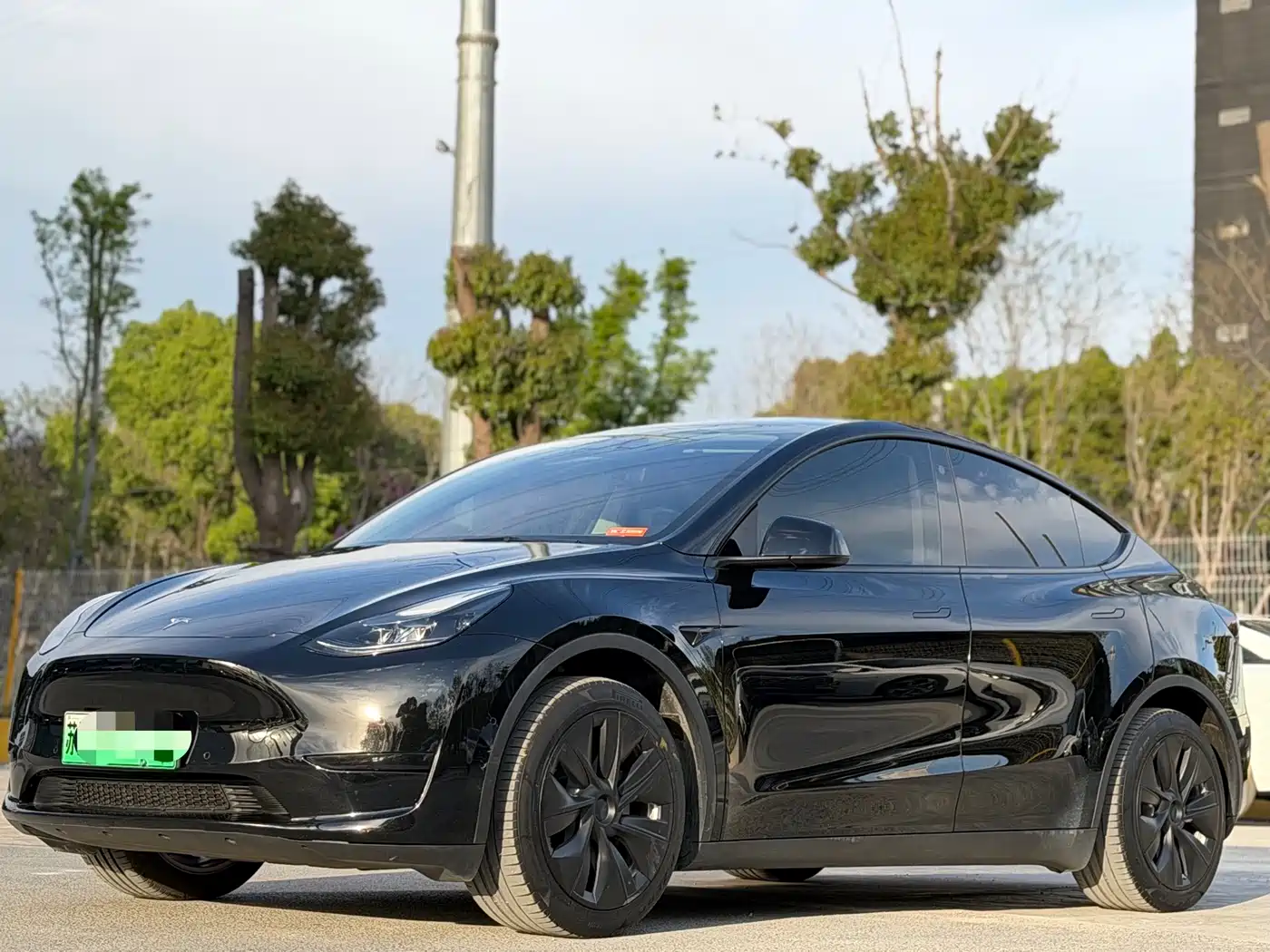 TESLA MODEL Y