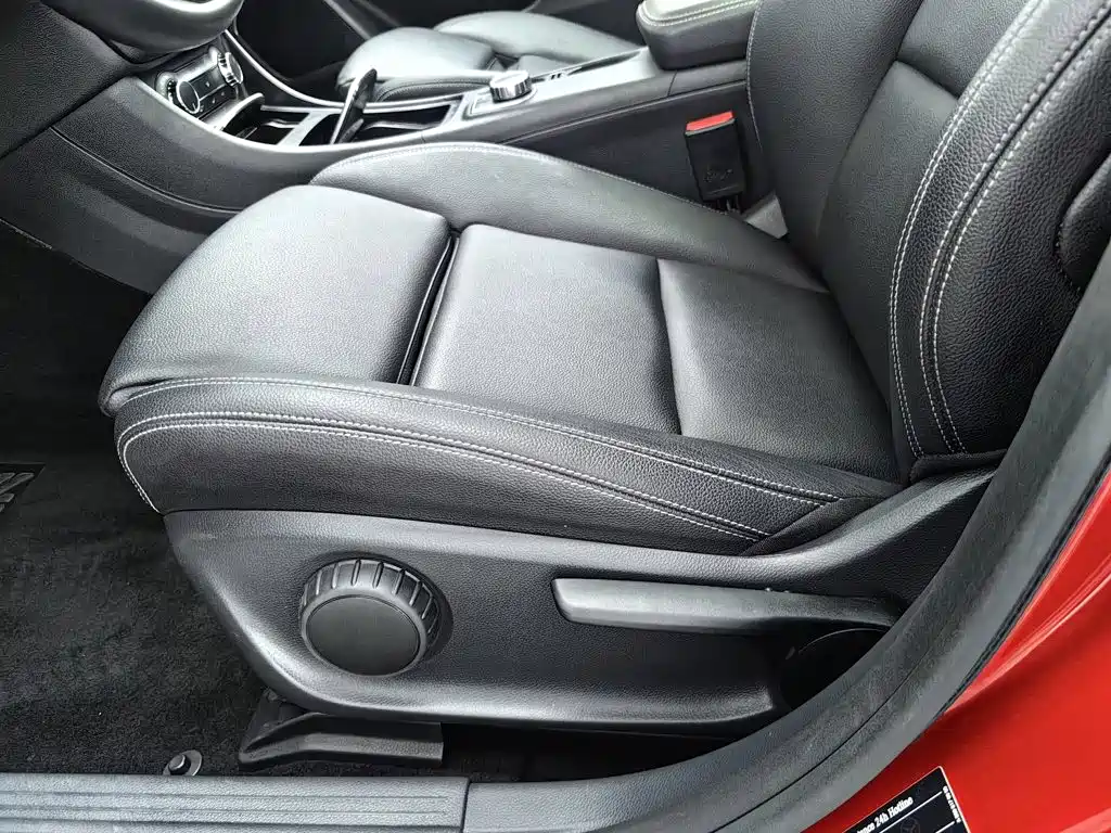 Photo 20 - Mercedes-Benz CLA (Import)