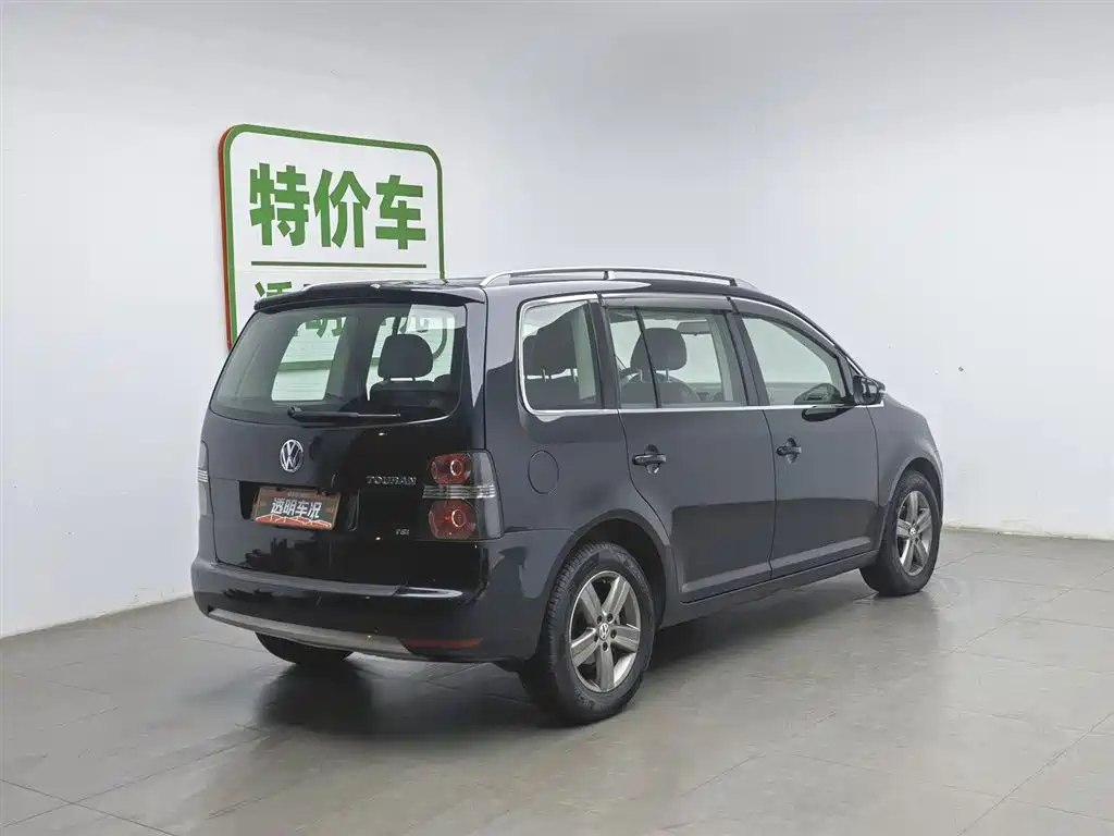 Volkswagen Touran 2015 1.4T Manual Trend Edition 5-seater фото 2