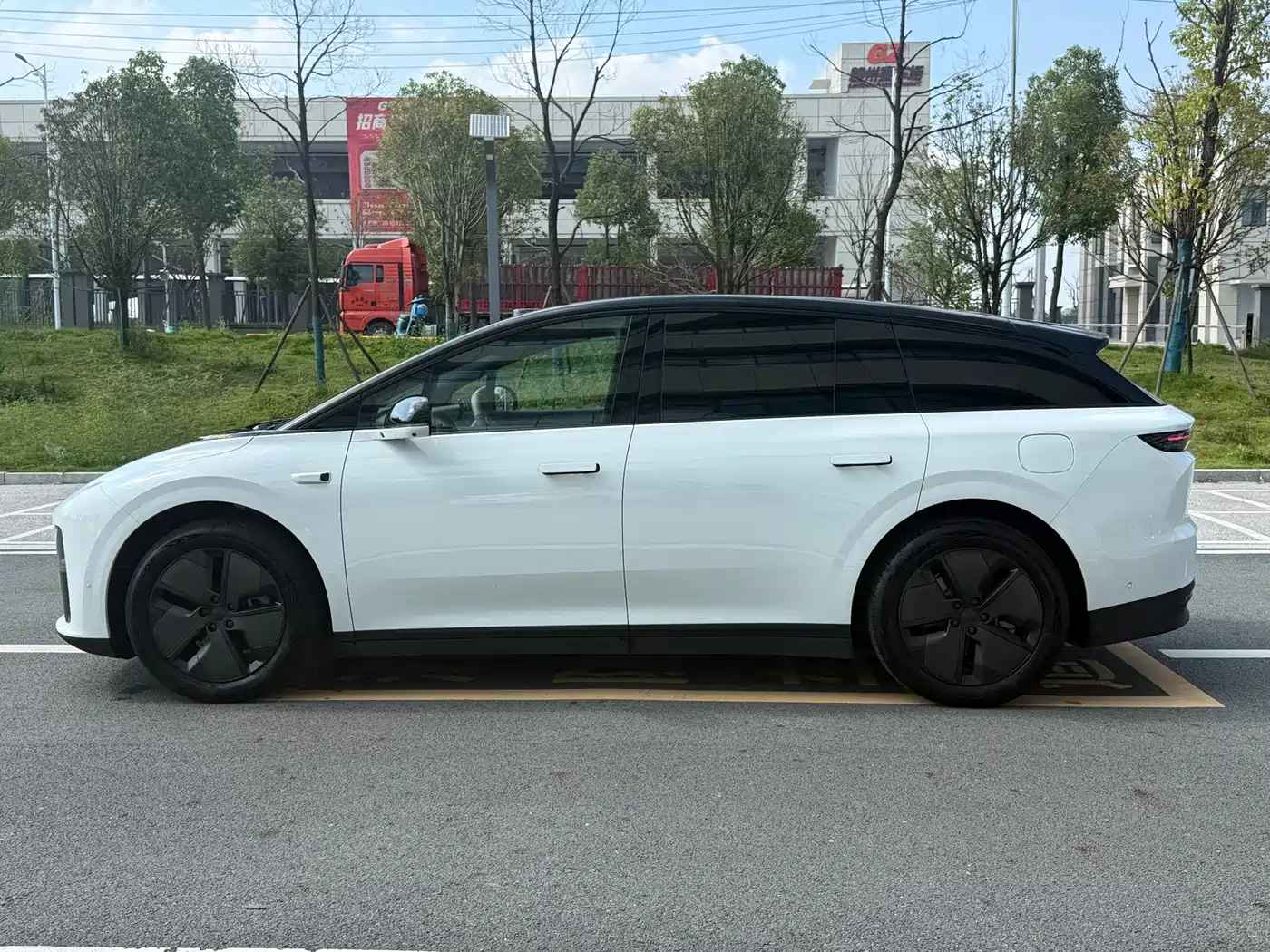 Li Auto i6 2025 2025 2WD Base Model