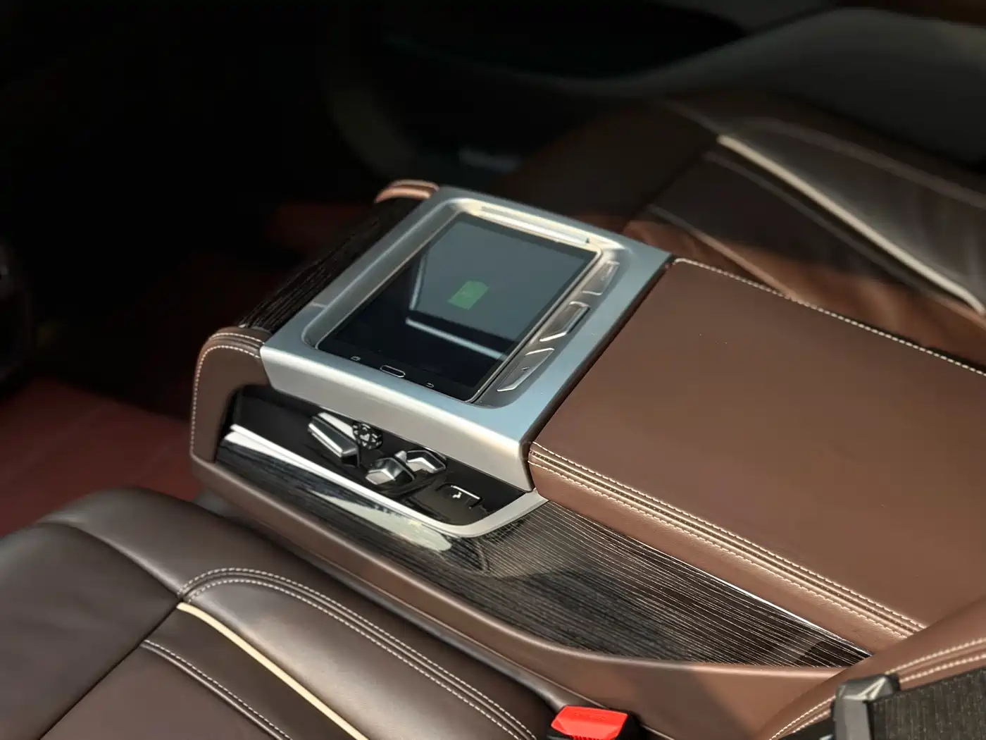 BMW 7 Series 2021 Model 730Li M Sport Package фото 14