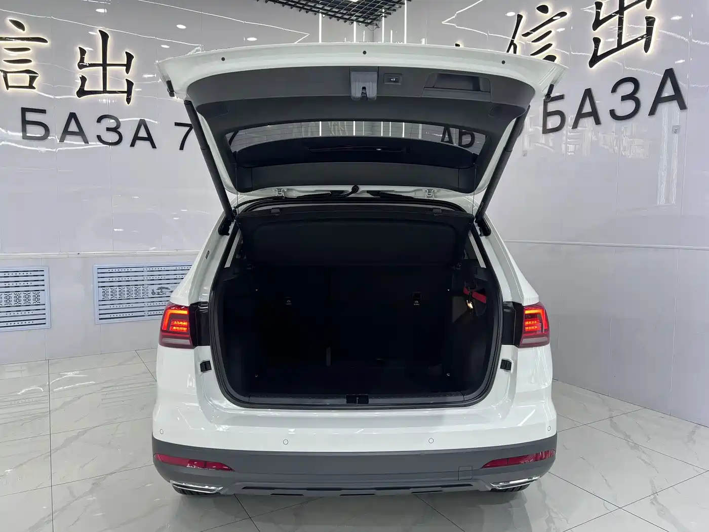 Volkswagen Tharu, миниатюра 8