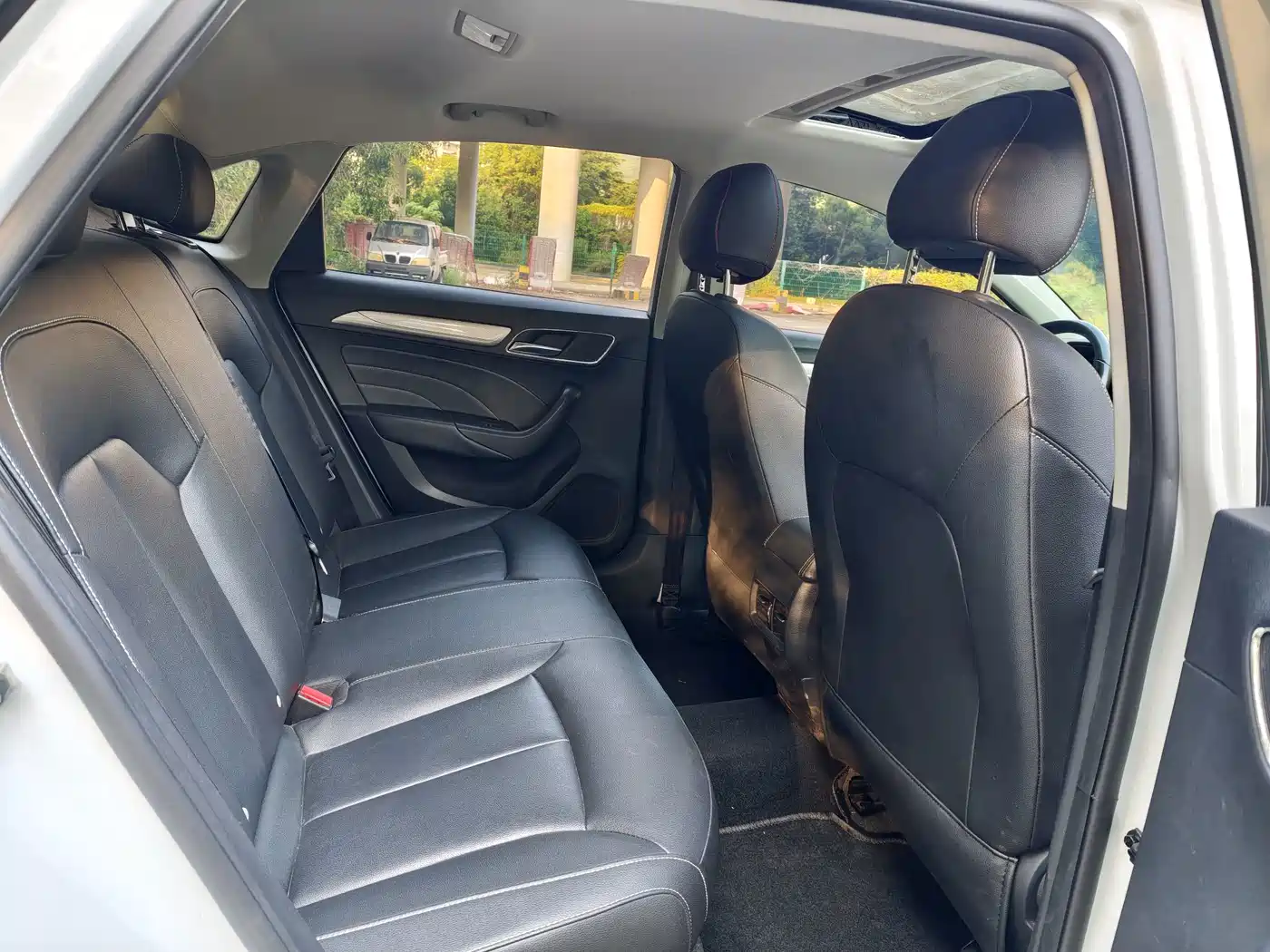 Roewe i6 New Energy 2018 2017 45T Hybrid Connected Smart Premium Edition