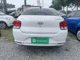 Photo 6 - Hyundai Verna