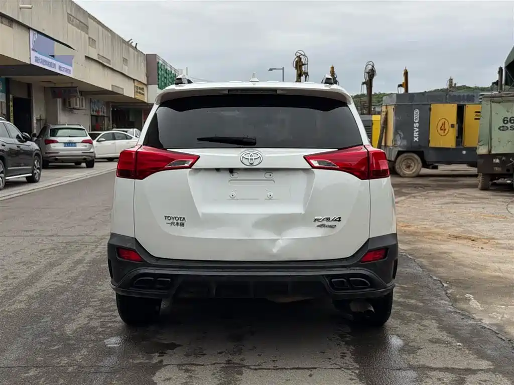 Toyota RAV4 Rongfang 2015 2.0L CVT 2WD Trend Edition фото 5