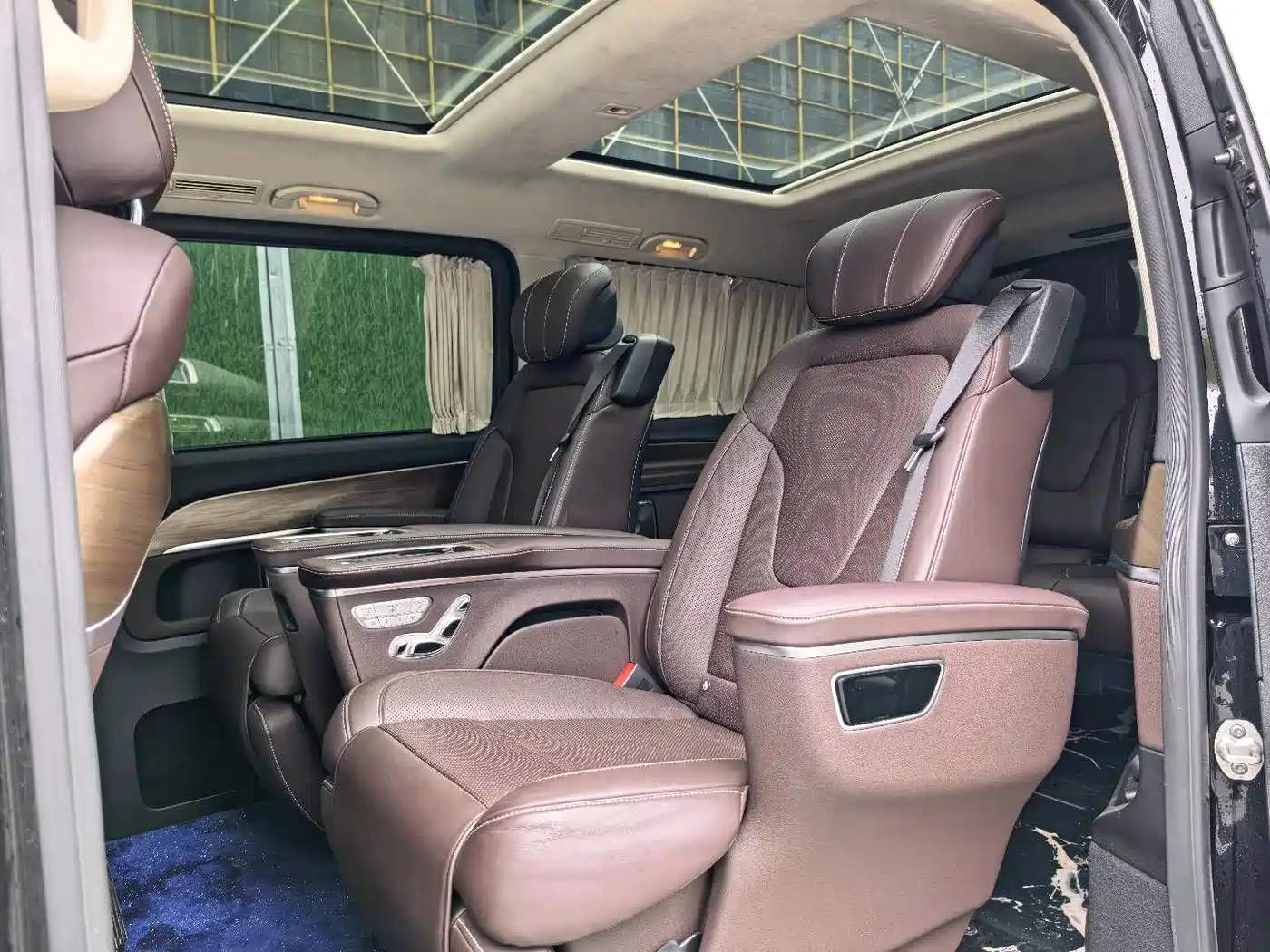 Mercedes-Benz V-Class 2022 V 260 L Long Wheelbase Luxury Edition фото 5