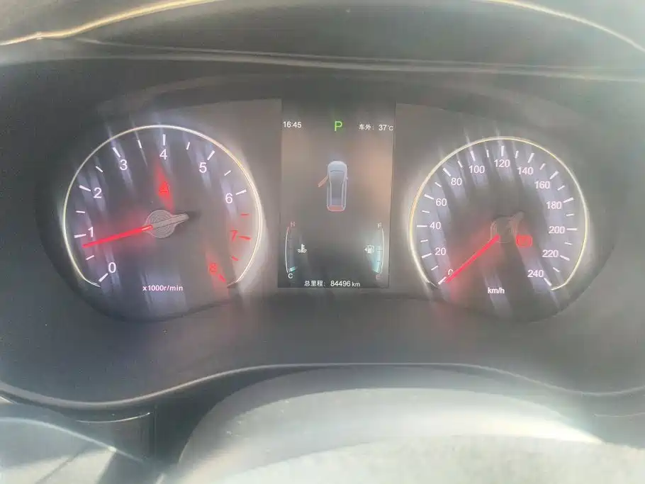 Фото 14 - BYD Song MAX