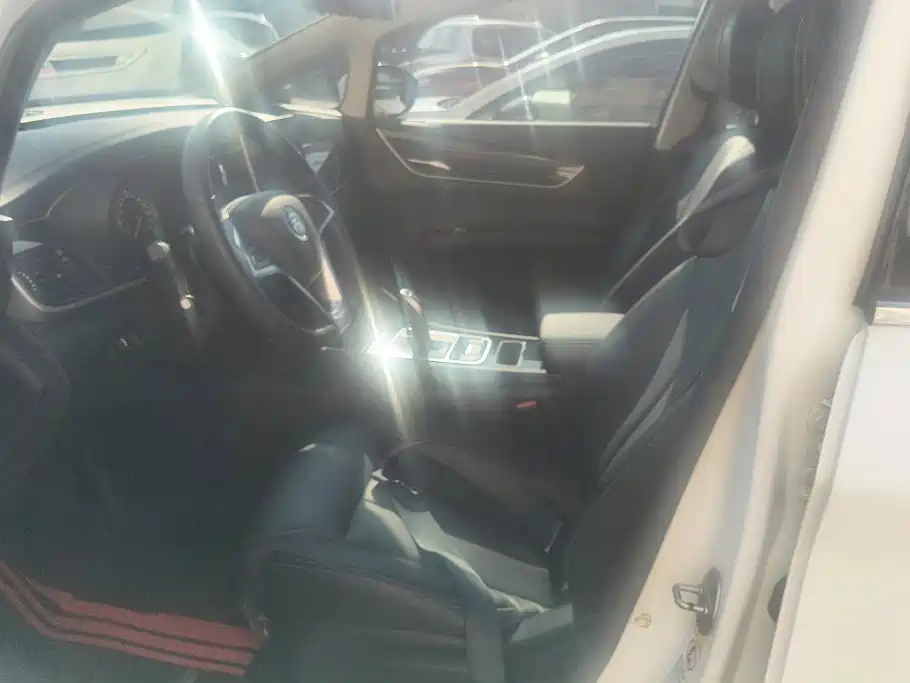 Фото 9 - BYD Song MAX