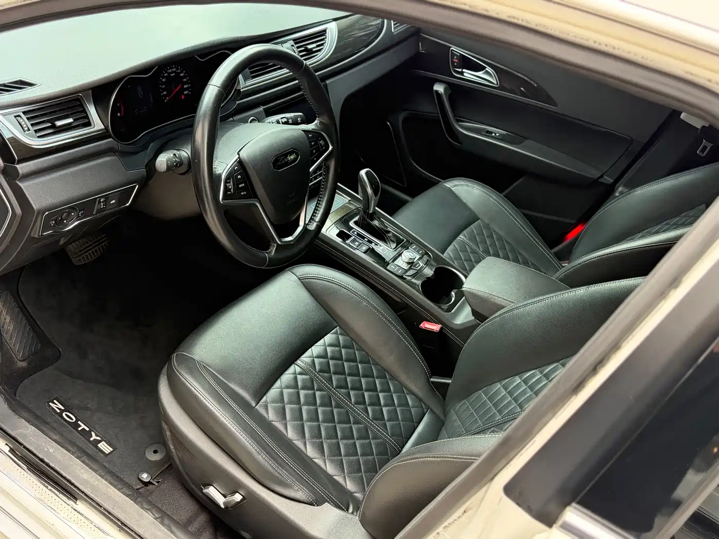 Zotye Z560 2018 2017 1.5T CVT Flagship