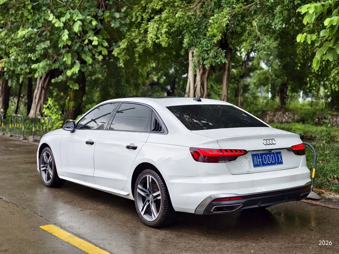 Photo 10 - Audi A4L