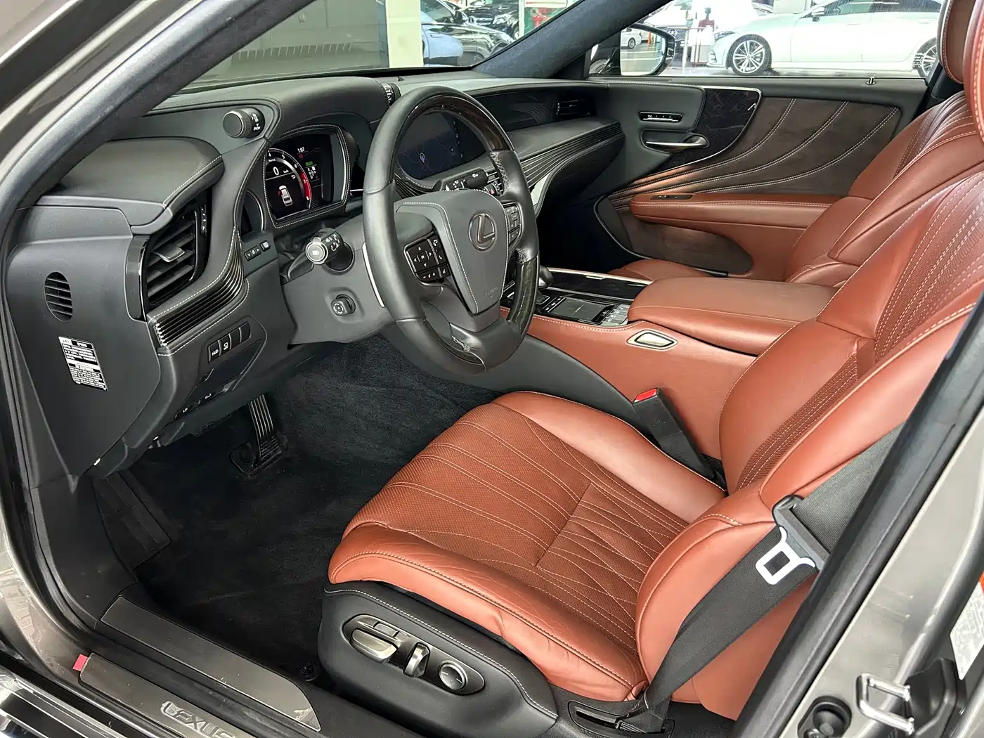 LEXUS LS